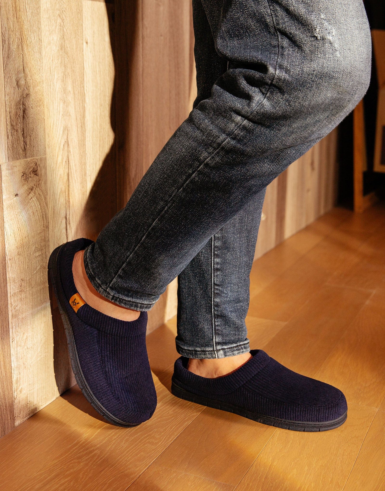 Men's Moccasin Slippers Comfy Soft Durable Slip-on Indoor Memory Foam House Shoes