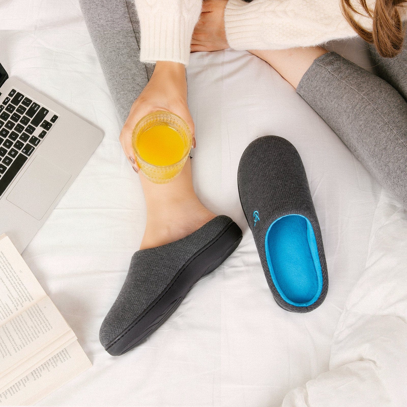 Women's Two-Tone Slippers